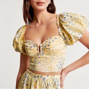 BRAND NEW Abercrombie & Fitch Yellow and Blue Floral Blouse- Cropped